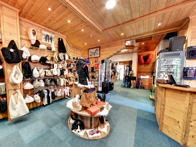 Skiverhuur winkel Ekosport-Rent Riquet Sport Village in 1 rue du Mail, Serre Chevalier Villeneuve