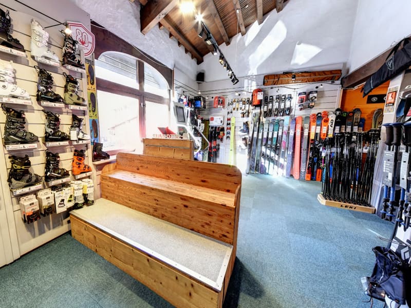 Skiverhuur winkel Ekosport-Rent Riquet Sport Village in 1 rue du Mail, Serre Chevalier Villeneuve