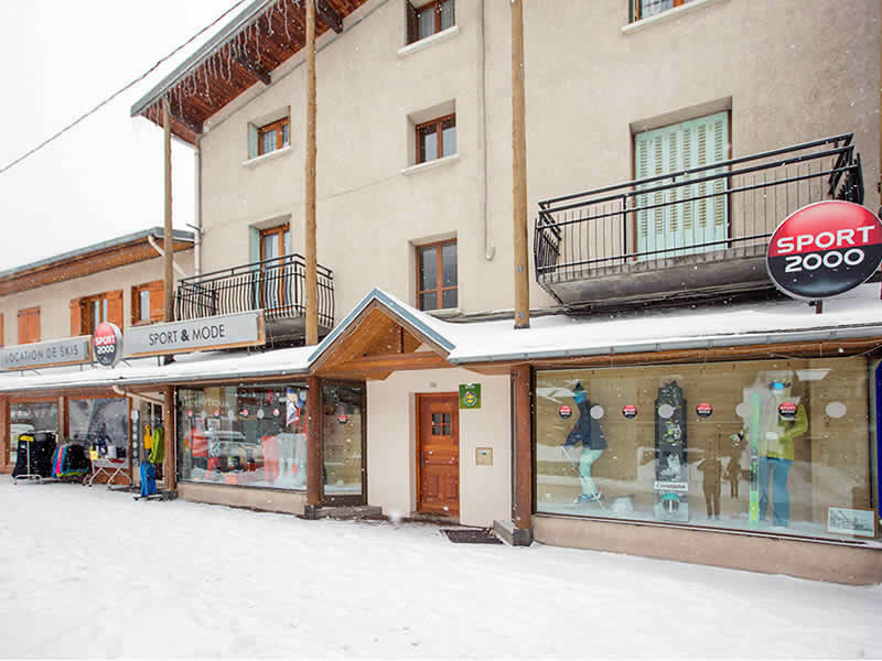 Skiverhuur winkel Val Sports in 110 rue du Mont Cenis, Lanslebourg Val Cenis