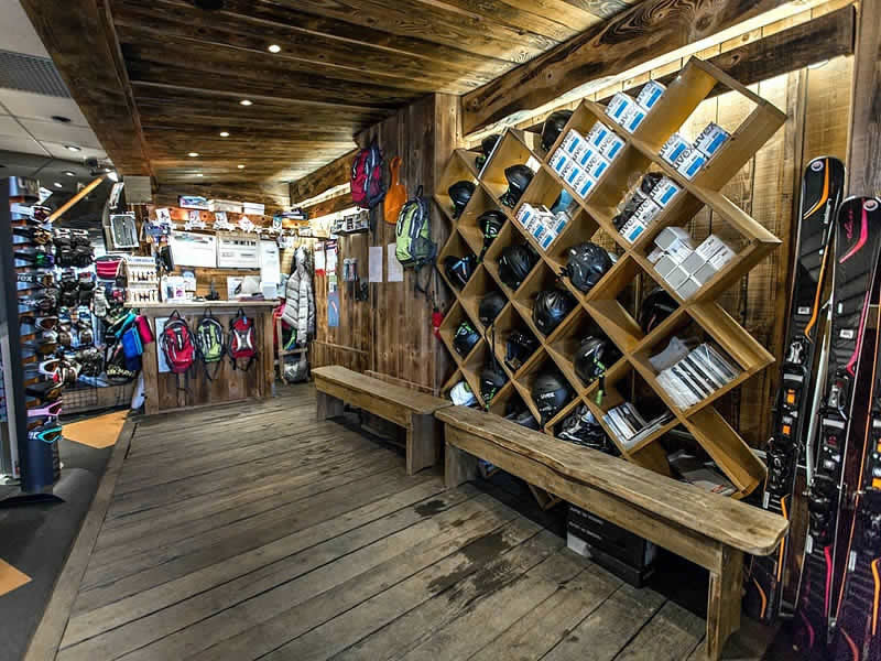 Skiverhuur winkel Loca Ski in 191 avenue du Mont d'Arbois BP9, Saint Gervais Les Bains