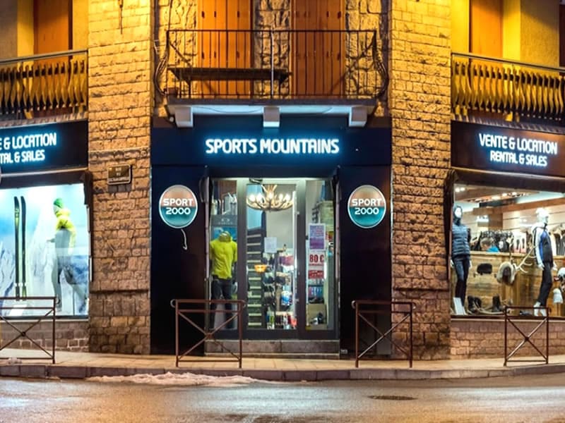 Skiverhuur winkel Sports Mountains in 2 Avenue Emmanuel Brousse, Font Romeu