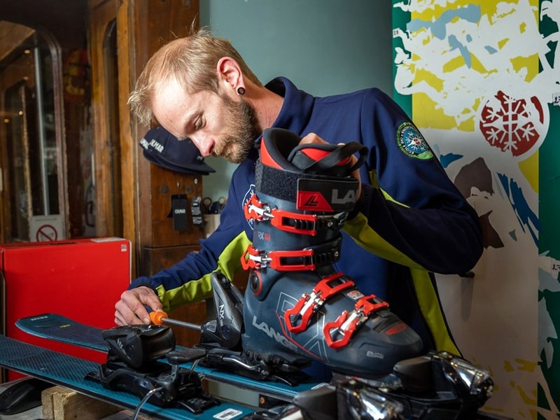 Skiverhuur winkel Prosneige in 61, rue des Jeux Olympiques - Immeuble le tremplin, Meribel