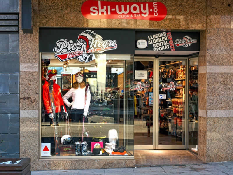 Skiverhuur winkel Pic Negre XI in Avinguda de Sant Antoni n°3 (Ed. Sabate), La Massana