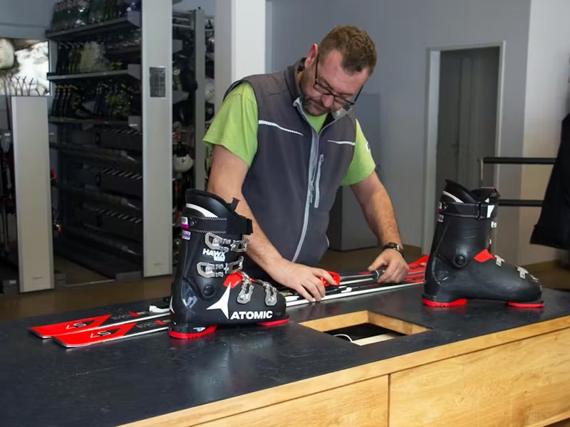 Skiverhuur winkel Tip Top Rentalshop in Axamer Lizum 6, Axams