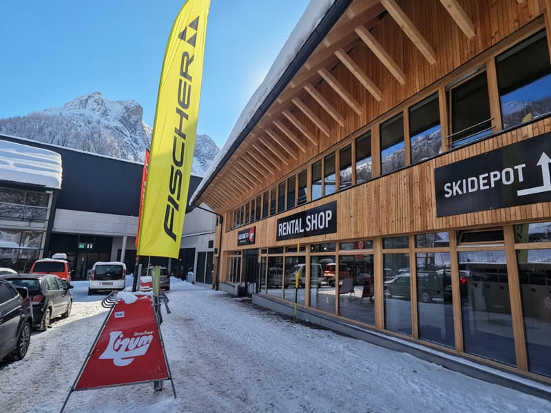 Skiverhuur winkel Tip Top Rentalshop in Axamer Lizum 6, Axams