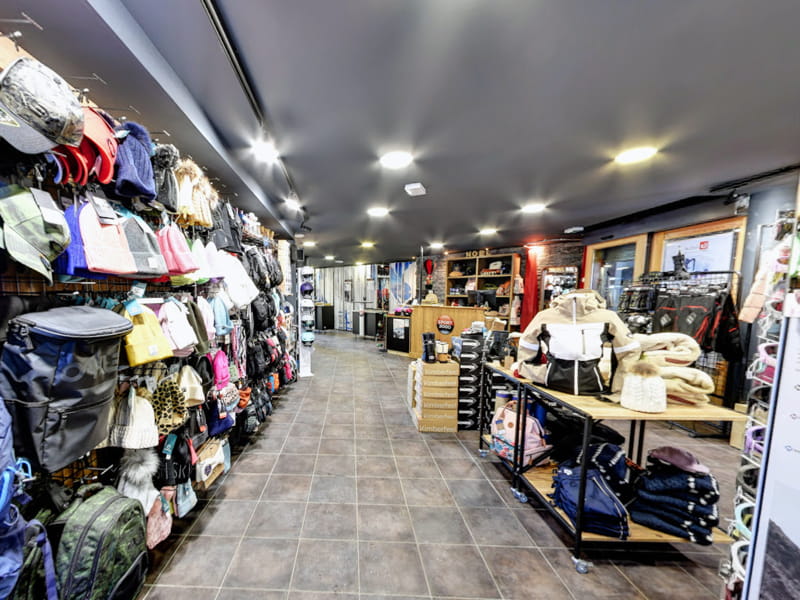 Skiverhuur winkel Christian Sports Bois Méan in Bois Méan Les Mélèzes d’or - Lieu dit Pré Claux, Les Orres