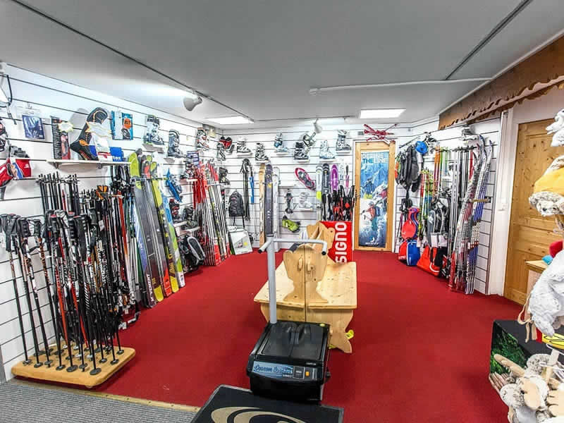 Skiverhuur winkel Pierre Leroux Sports in Centre Commercial, La Plagne - Villages