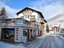 Skiverhuur winkel Derby Sport in Saas-Almagell, Chalet Alpenrösli - Talstrasse 104 Skiverhuur winkel Derby Sport in Saas-Almagell, Chalet Alpenrösli - Talstrasse 104
