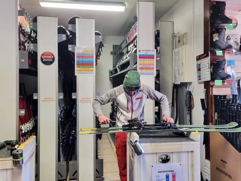 Skiverhuur winkel Snow Flex in Chalet Camille B -  60 Chemin des Petites Anglaises, Valmeinier 1800