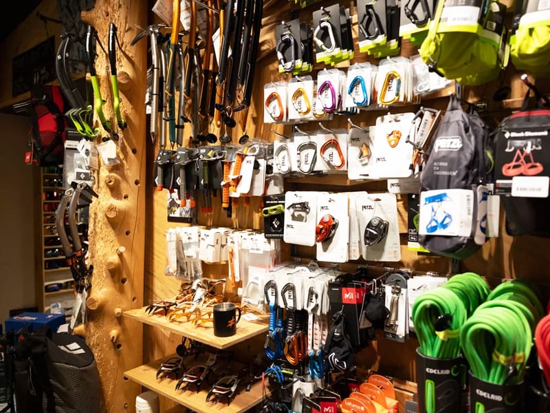 Skiverhuur winkel Outdoor in Dorfstrasse 103, Grindelwald