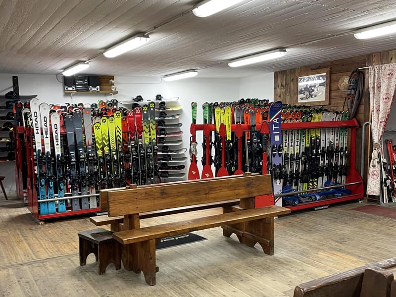 Skiverhuur winkel Noleggio Sci La Soletta in Frazione Pila, 45, Gressan