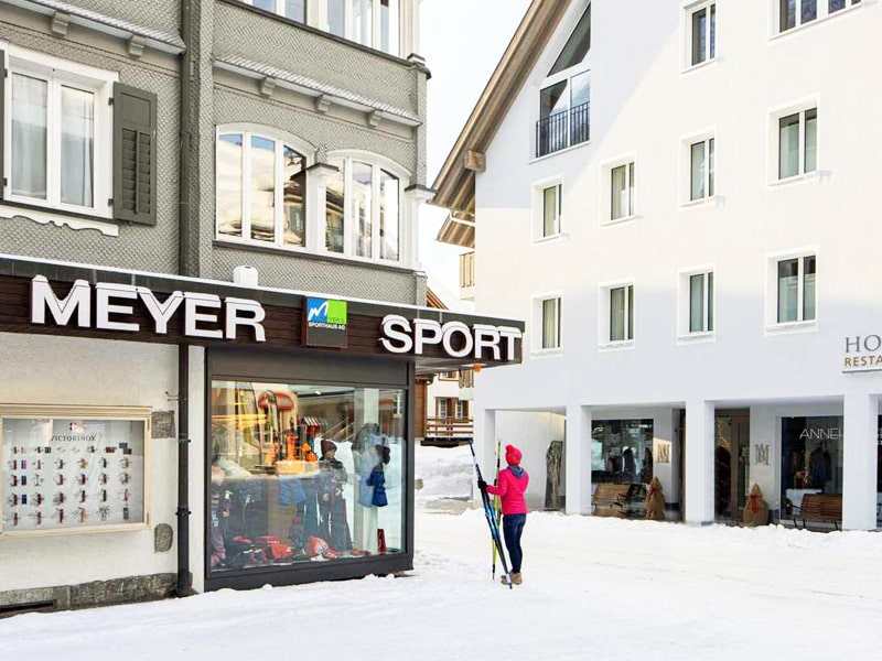Skiverhuur winkel Meyer's Sporthaus in Gotthardstrasse 62, Andermatt
