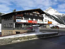 Skiverhuur winkel SPORT 2000 Sportcenter Knitel in Warth, HNr. 54 Skiverhuur winkel SPORT 2000 Sportcenter Knitel in Warth, HNr. 54
