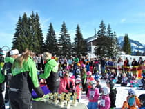 Prijsuitreiking na de skiwedstrijd Skischule Aktiv Brixen