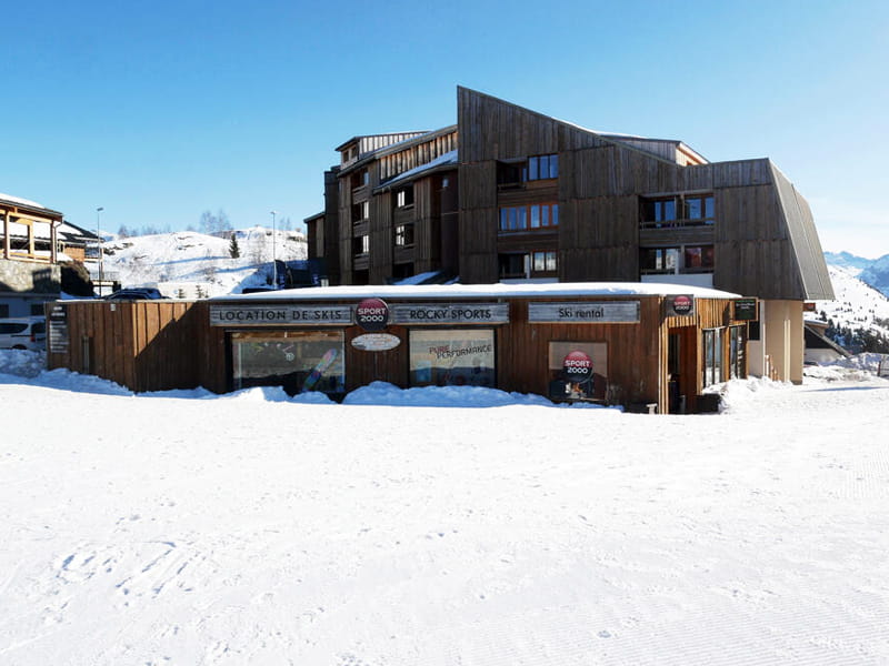 Skiverhuur winkel Rocky Sports in L'Eclose - rue du 93ème RAM, Alpe d’Huez