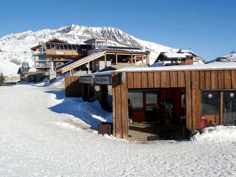 Skiverhuur winkel Rocky Sports in L'Eclose - rue du 93ème RAM, Alpe d’Huez