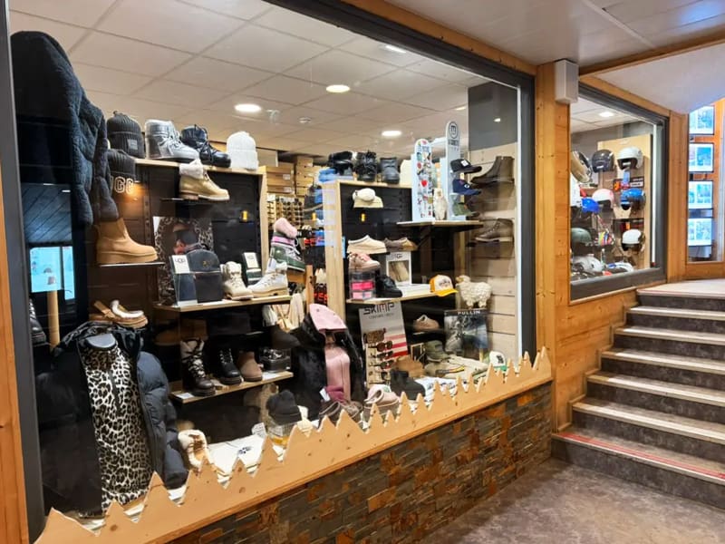 Skiverhuur winkel Ekosport-Rent Ski Service in Le Tavels Front de Neige, Galerie Marchande, Isola 2000