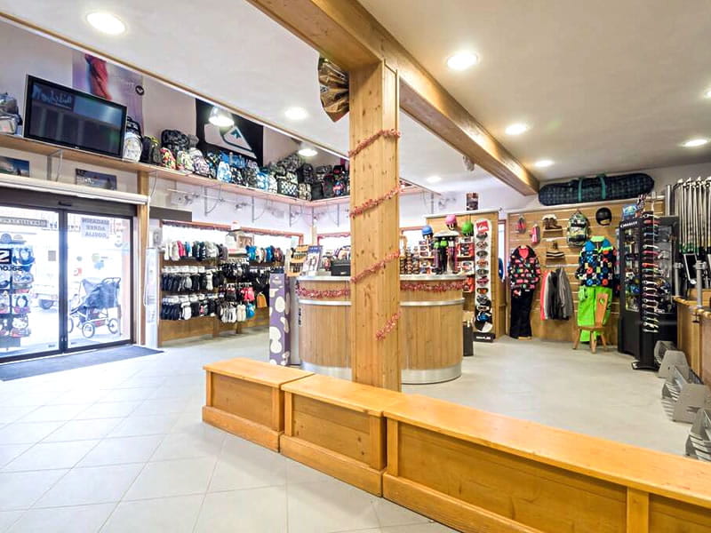 Skiverhuur winkel Ravoir’Sports in Les 4 vallées, Saint Francois Longchamp