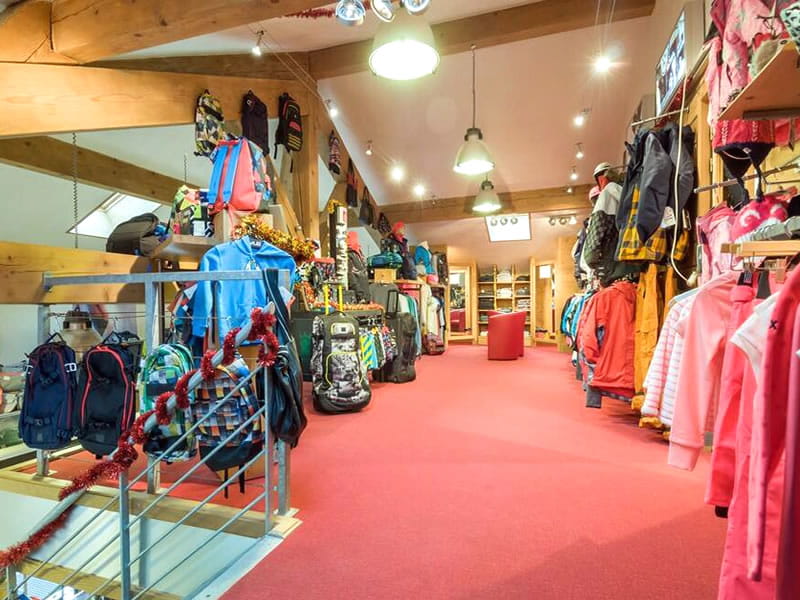 Skiverhuur winkel Ravoir’Sports in Les 4 vallées, Saint Francois Longchamp