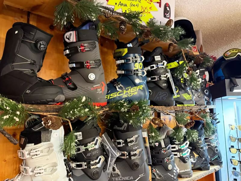 Skiverhuur winkel Sport 1400 in Le Chalet - 395 Route des Près, Puy Saint Vincent 1400