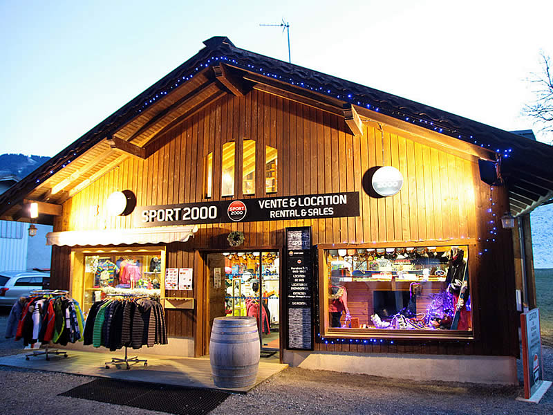 Skiverhuur winkel Denarié Sport in Lieu dit - Les Grands Champs, Morillon Village
