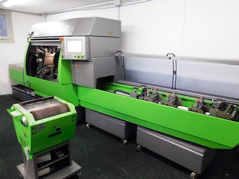 Skiverhuur winkel Sport Max Folgaria in Località Fondo Grande 52 [sotto all'Hotel Kube], Folgaria