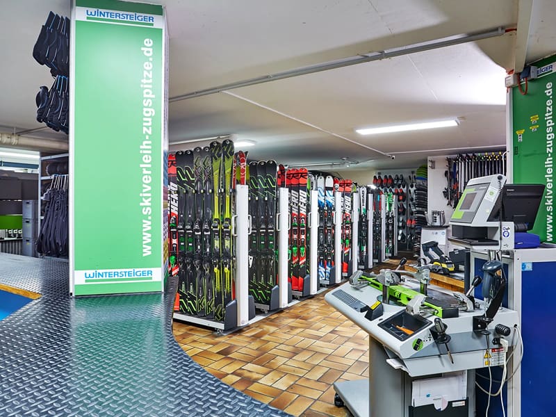 Skiverhuur winkel Skiverleih Zugspitze in Mitten im Skigebiet auf 2.600 m, Garmisch-Partenkirchen