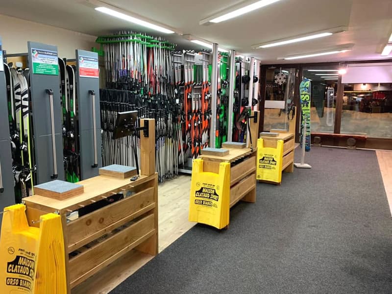 Skiverhuur winkel Maison Clataud Sport in Piazza Assietta, 16, Sauze d’Oulx