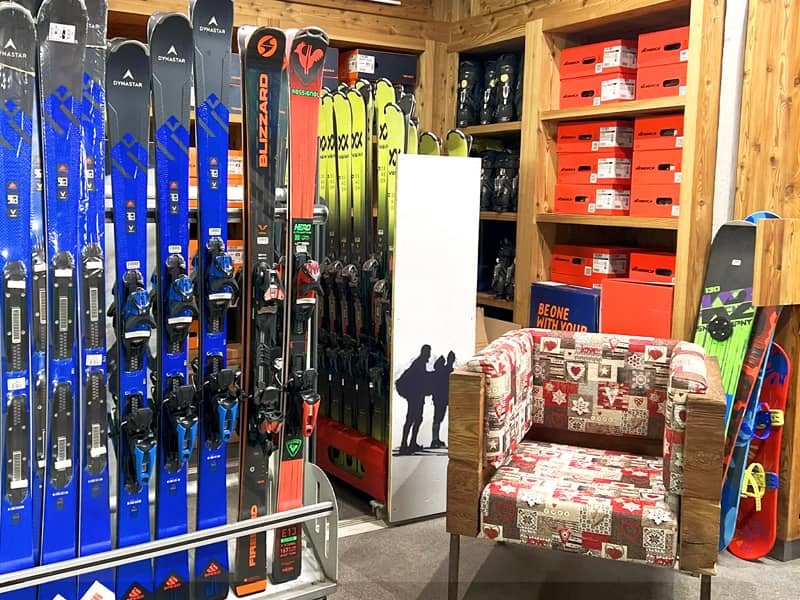 Skiverhuur winkel Maison Clataud Sport in Piazza Assietta, 16, Sauze d’Oulx