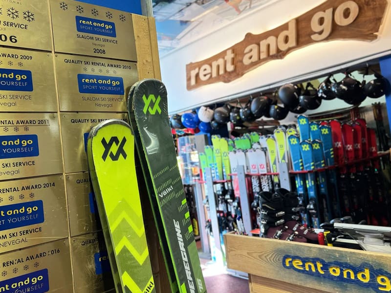 Skiverhuur winkel Slalom Ski Service in Piazzale le Nevegal, 167, Nevegal