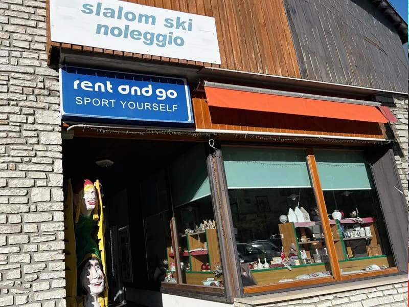 Skiverhuur winkel Slalom Ski Service in Piazzale le Nevegal, 167, Nevegal