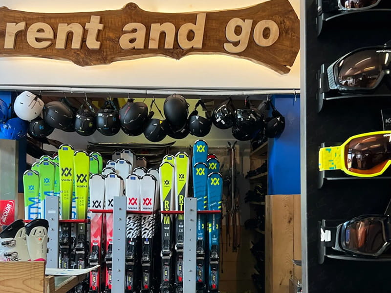 Skiverhuur winkel Slalom Ski Service in Piazzale le Nevegal, 167, Nevegal