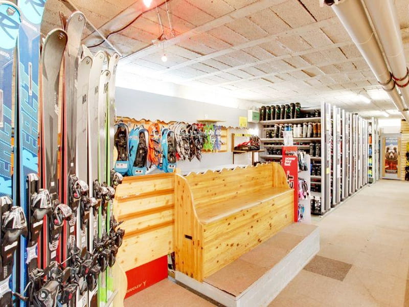 Skiverhuur winkel Ekosport-Rent Riquet Sport Aravet in Place de l'Aravet, Serre Chevalier Villeneuve