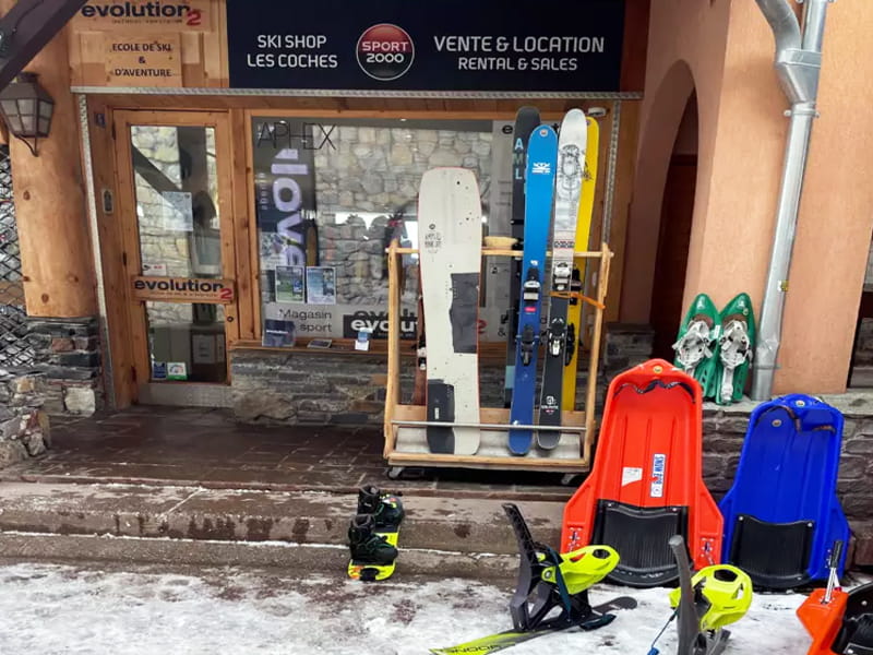 Skiverhuur winkel Ski Shop Les Coches in Place des commerces, La Plagne - Les Coches