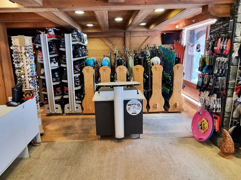 Skiverhuur winkel Bellevue Sports in Place du téléphérique de Bellevue, Les Houches