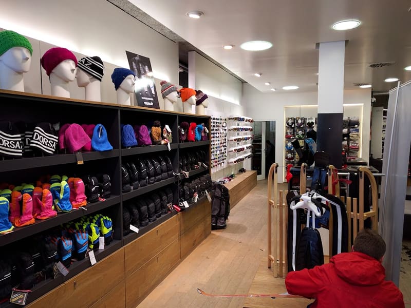 Skiverhuur winkel SPORT 2000 Azzurra Sport in Riedstrasse 10, Zermatt