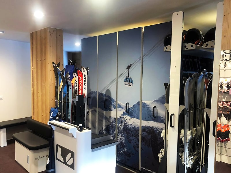 Skiverhuur winkel Boraso Sport Contact in Route Des Etroits - La Daille, Val d Isere