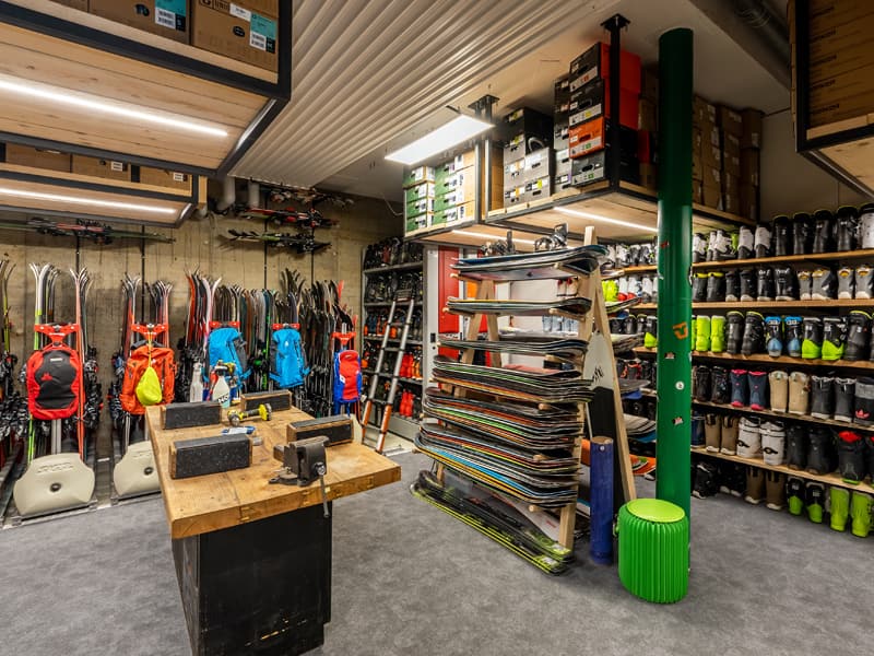 Skiverhuur winkel Backside Verbier in Rue de Ransou 191b, Verbier