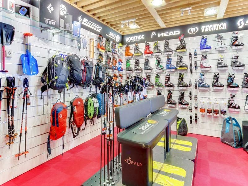 Skiverhuur winkel Ekosport-Rent Riquet Sport Chantemerle in Rue du Centre - Centre Commercial Le Serre d'Aigle, Serre Chevalier Chantemerle