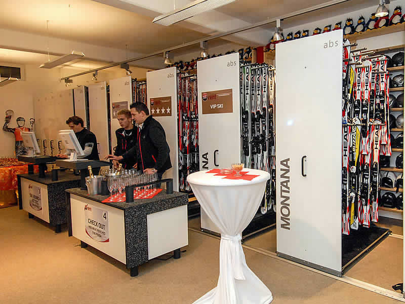 Skiverhuur winkel Montes Ski & Bike Sport in Speckbacherstrasse 41a, St. Johann i. Tirol