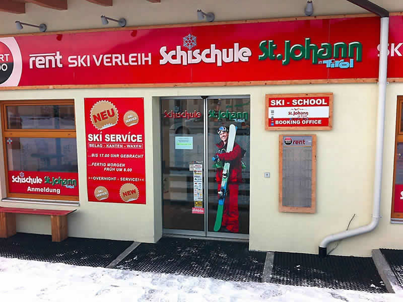 Skiverhuur winkel Skiverleih - Skischule St. Johann in Speckbacherstrasse 41a, St. Johann i. Tirol