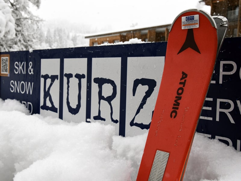 Skiverhuur winkel Skiverleih Kurz in Talstation Bergbahn Hopfgarten, Hopfgarten im Brixental