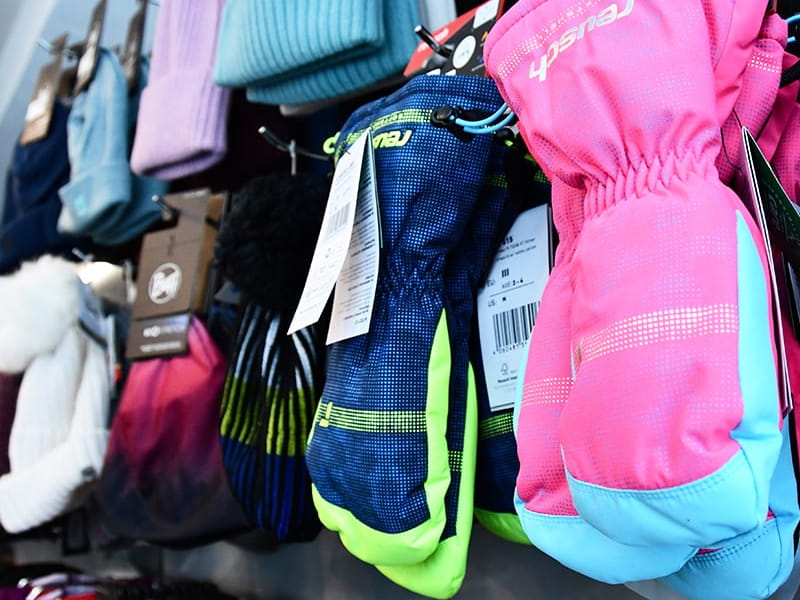 Skiverhuur winkel Skiverleih Kurz in Talstation Bergbahn Hopfgarten, Hopfgarten im Brixental