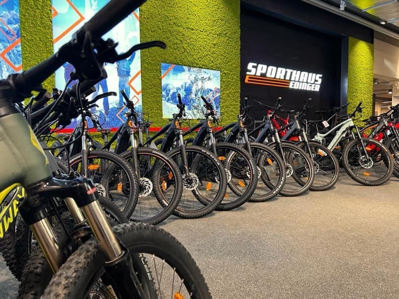 Skiverhuur winkel Sporthaus Edinger in Talstation Gondelbahn Hochsöll, Söll