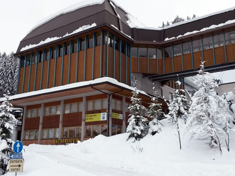 Skiverhuur winkel Ski Service da Nico in Talstation Porta Vescovo Umlaufbahn - Via Piagn 2, Arabba