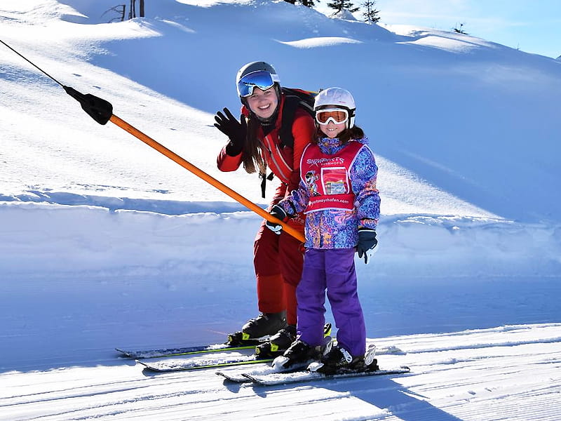 Skiverhuur winkel Skischule Snowsports Mayrhofen in Tuxerstrasse 714, Mayrhofen