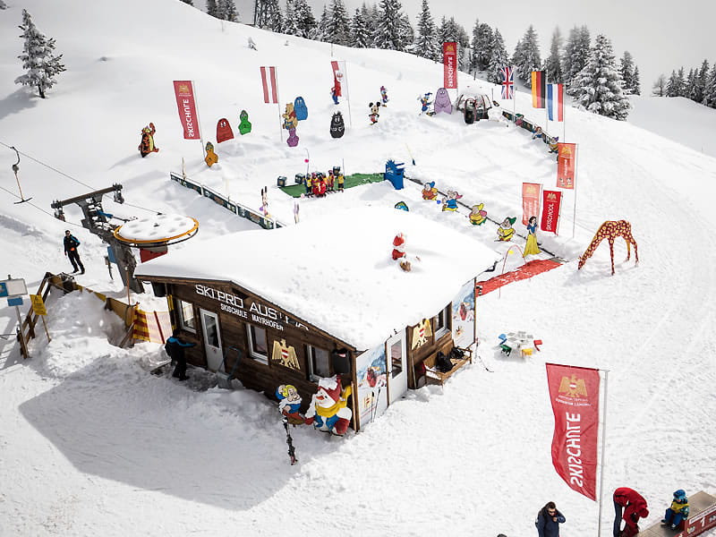 Skiverhuur winkel Skischule Snowsports Mayrhofen in Tuxerstrasse 714, Mayrhofen