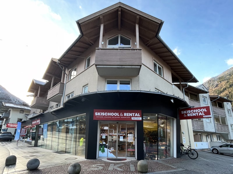 Skiverhuur winkel Snowsports Mayrhofen in Tuxerstrasse 714, Mayrhofen