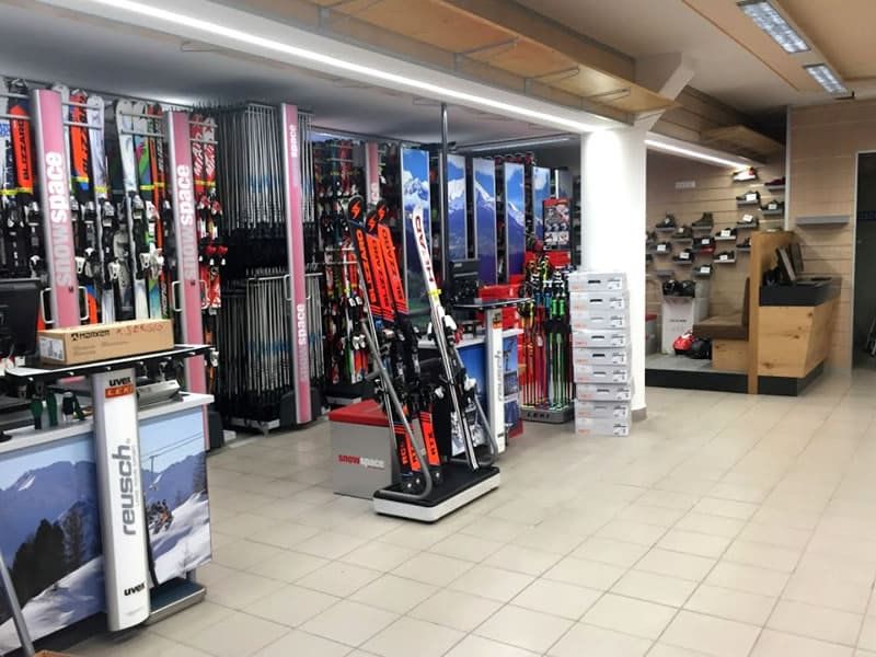 Skiverhuur winkel Montelli Sport in Via dei Cavai, 1, Pejo