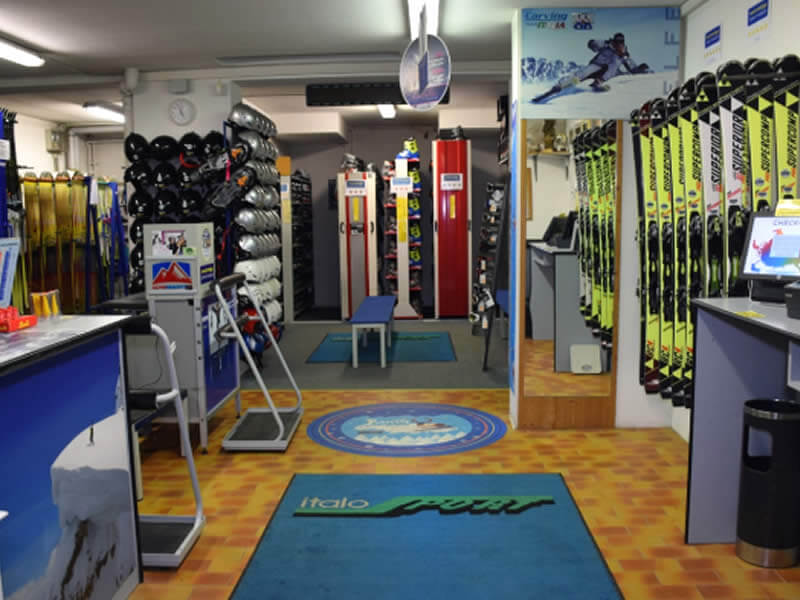 Skiverhuur winkel Italo Sport in Via Dolomiti, 7, Toblach